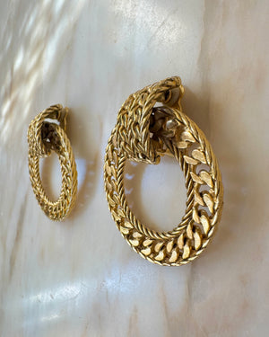 Vintage 80s Gold Tone Chain and Braid Design Hoops Swivel Clip on Earrings