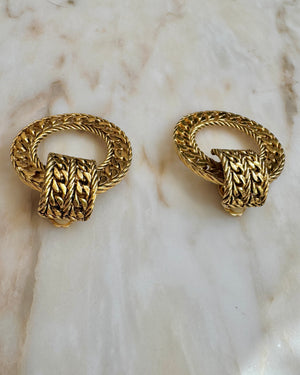 Vintage 80s Gold Tone Chain and Braid Design Hoops Swivel Clip on Earrings