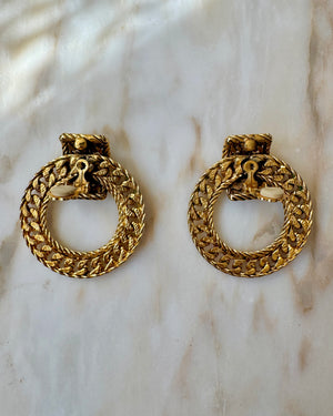 Vintage 80s Gold Tone Chain and Braid Design Hoops Swivel Clip on Earrings