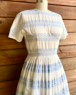 VINTAGE 1950s White and Blue Cotton Eyelet Gathered Dress