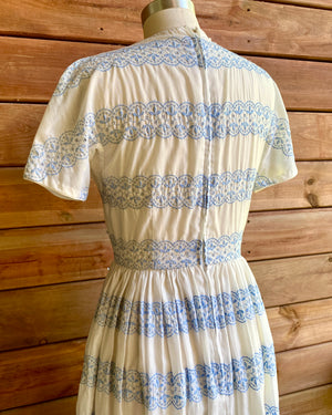 VINTAGE 1950s White and Blue Cotton Eyelet Gathered Dress