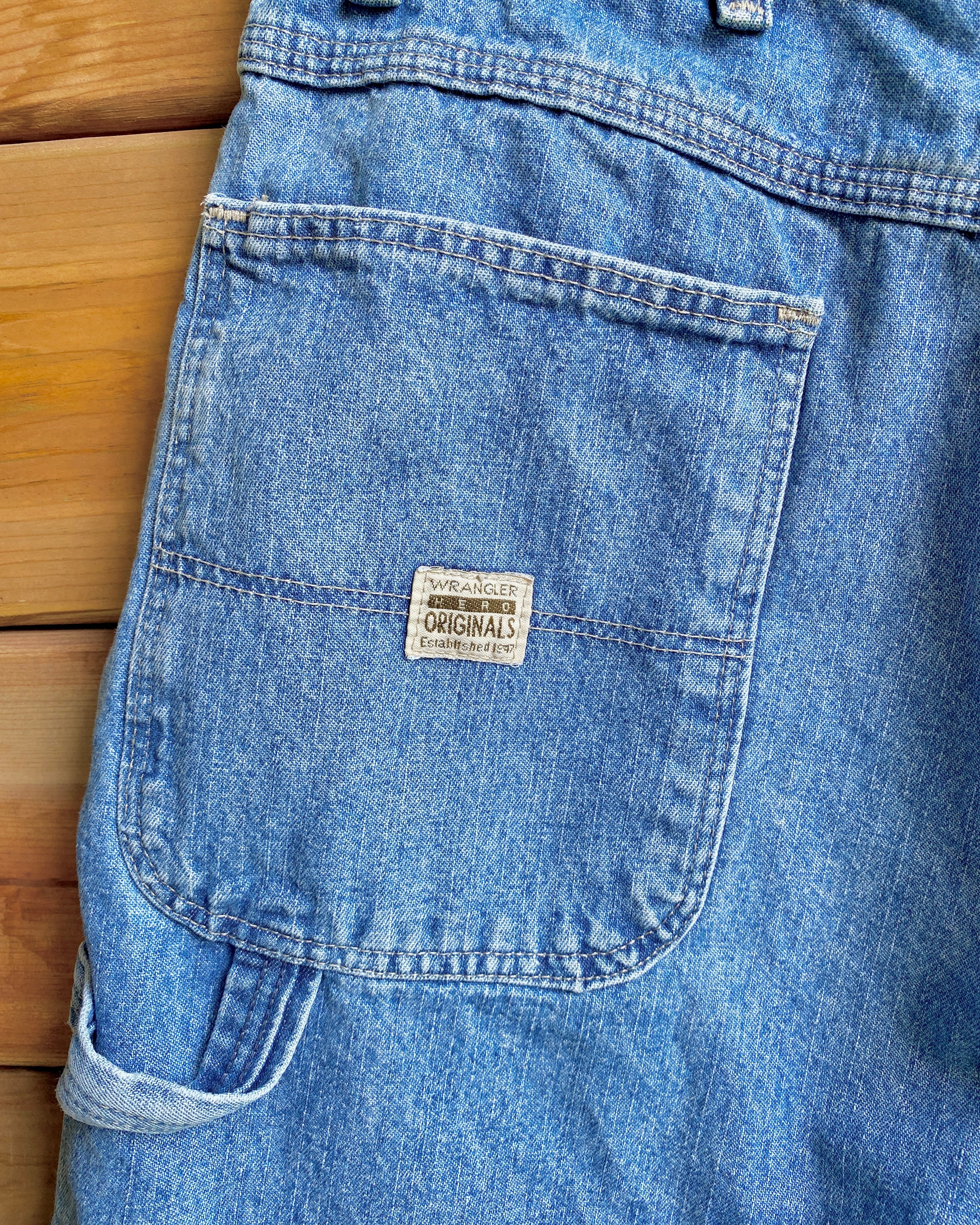 Vintage Y2K Wrangler Carpenter Hemmed Jean Shorts Medium Wash size 33