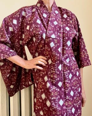 Vintage Japanese Handmade Wool Unlined Hitoe Kimono Robe in Jacquard Kasuri Ikat Design Wabi sabi - wafuku - Kitsuke decor New Condition