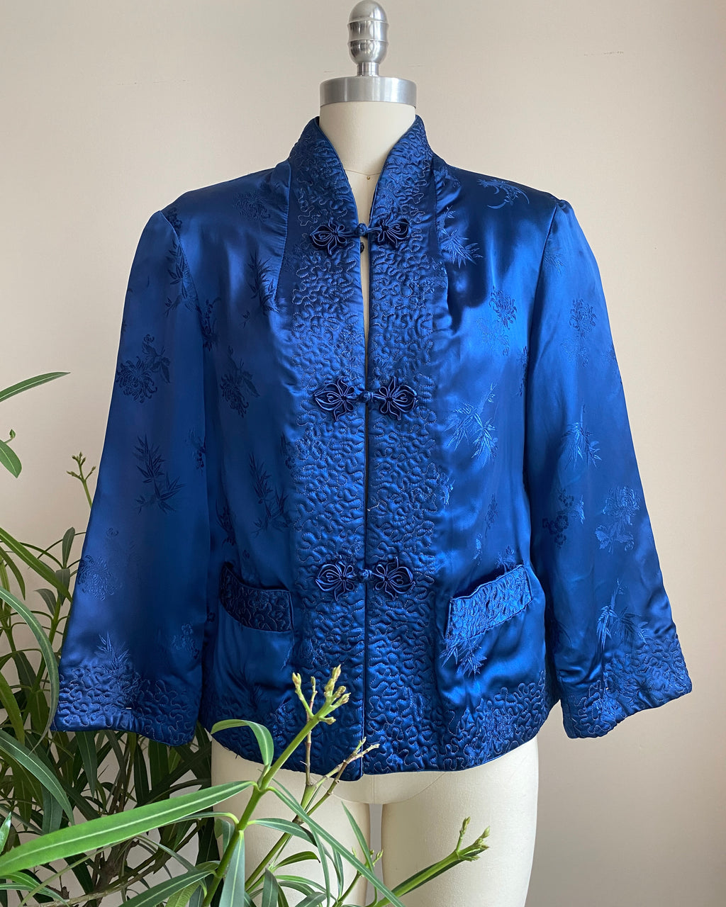 Vintage 1950s Chinese Brocade and Embroidered Navy and Black Padded Silk Satin Reversible Jacket SM