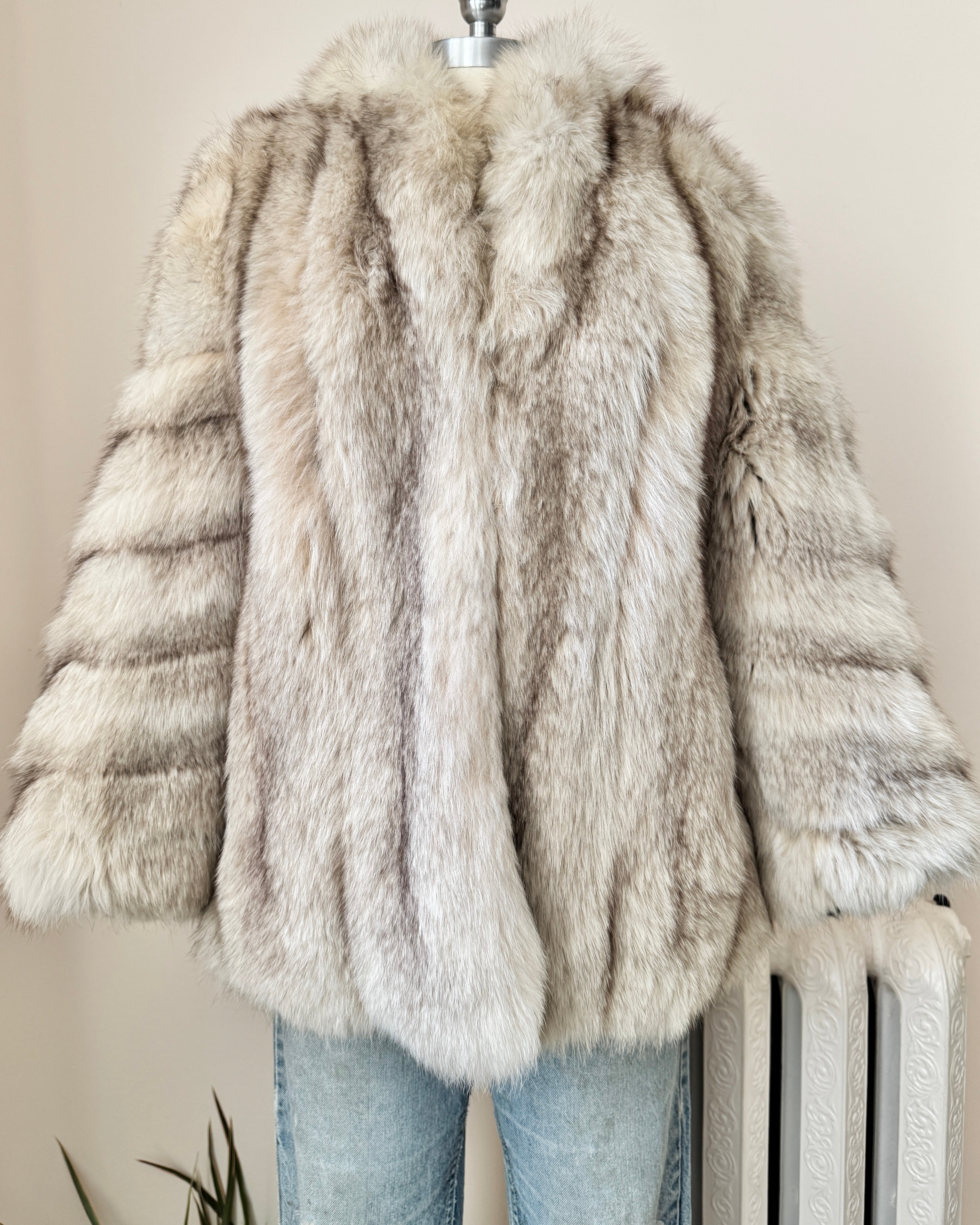 Vintage White Norwegian Fox Fur Kate Moss style Short Jacket Coat with Bell Sleeves Made in Canada Small 4