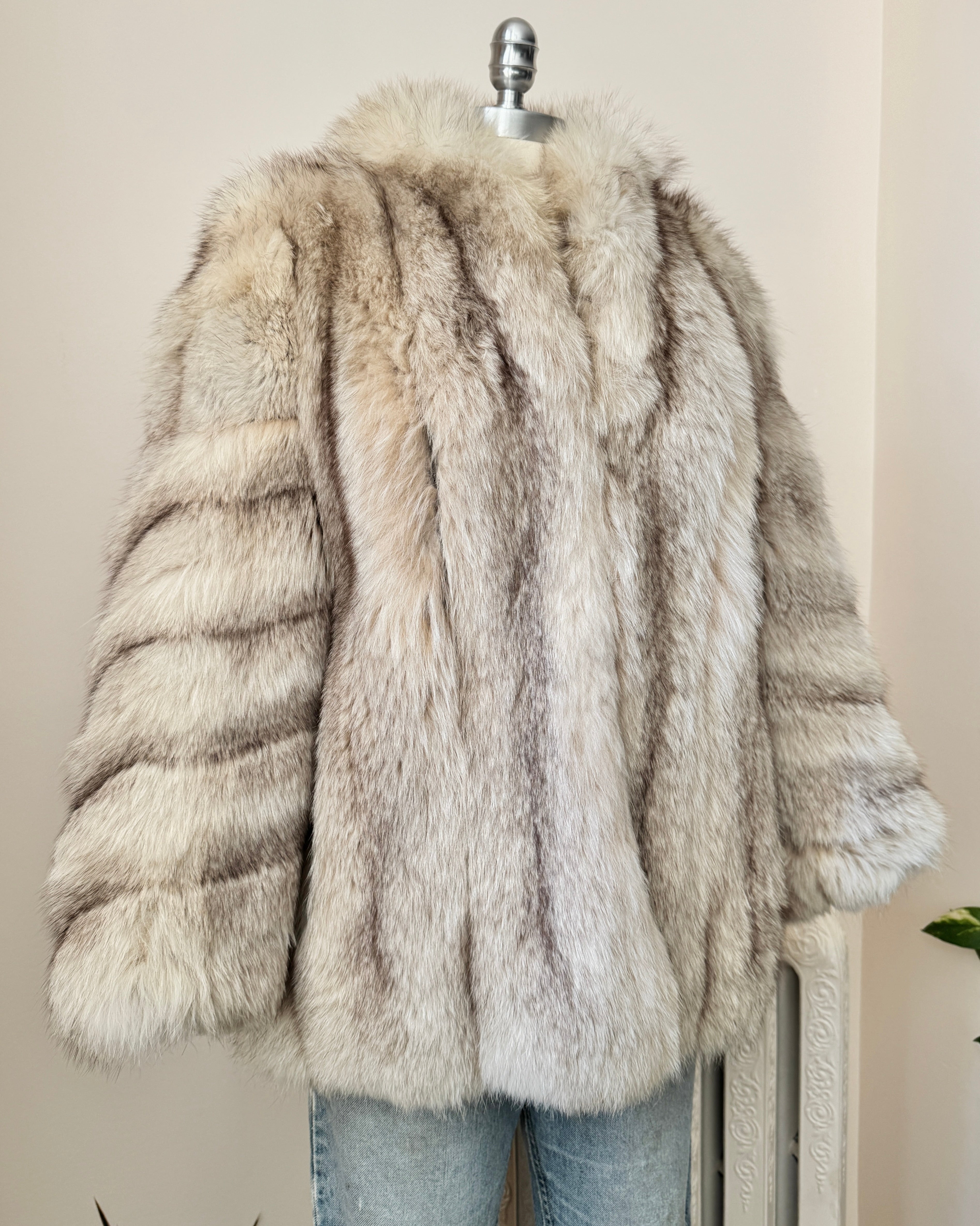 Vintage White Norwegian Fox Fur Kate Moss style Short Jacket Coat with Bell Sleeves Made in Canada Small 4