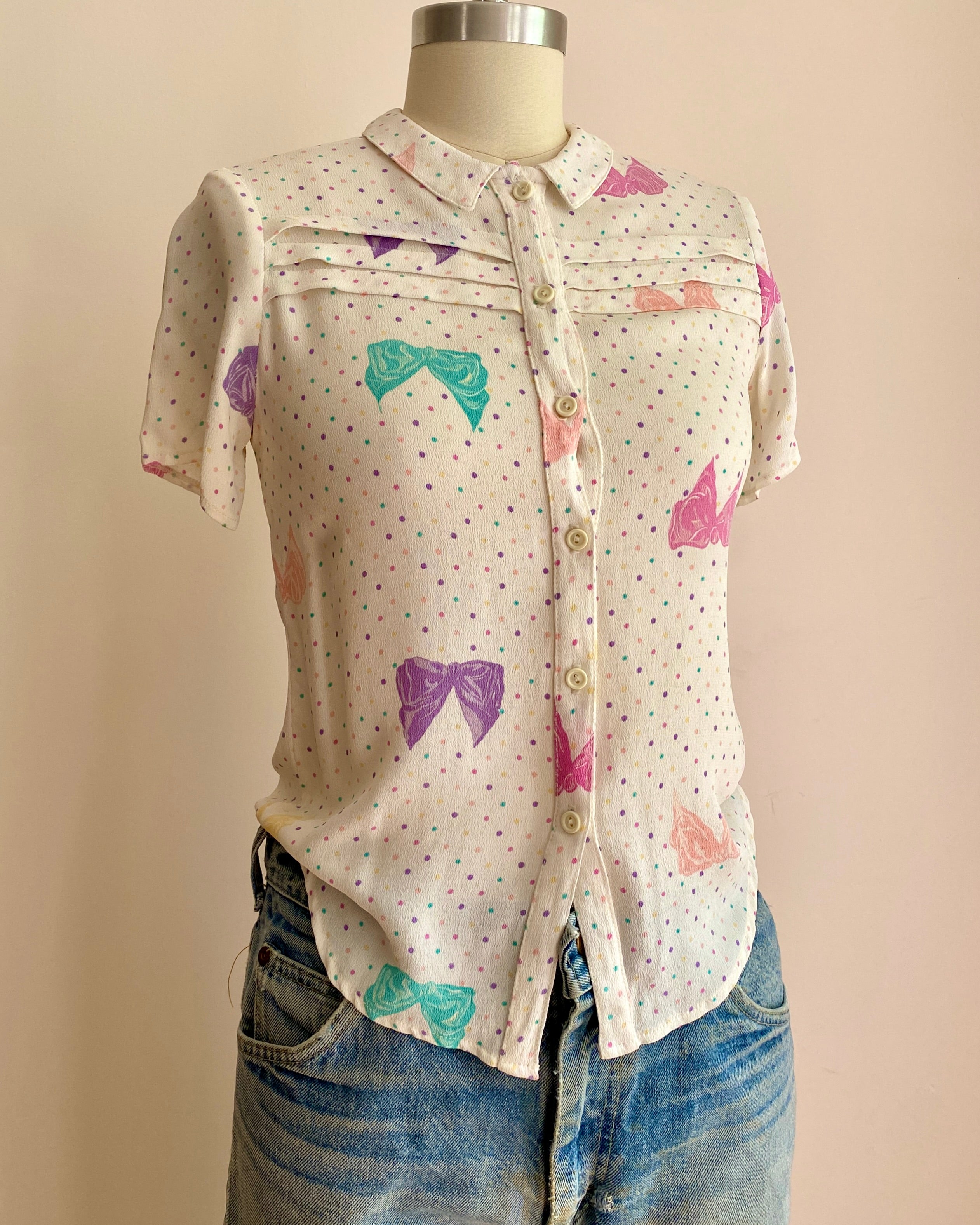 Vintage 1970s Polka dot and Ribbon Print Crepe Short Sleeve Blouse XS or S