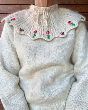 Vintage Handknit Tyrolean Style Bib Collar with floral Embroidery Wool and Mohair Cream Sweater M